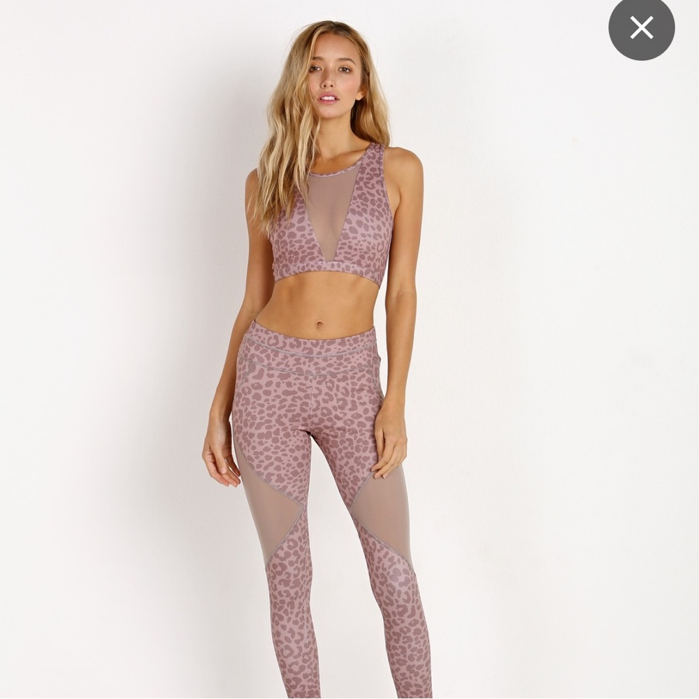Matching Varley blush leopard print workout set, size XS, GUC. Worn 2-3x.